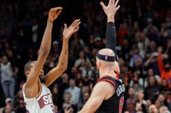 杜兰特在公牛比赛中最后时刻胜出，领先优势明显引发热议！