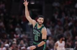 塔图姆连续十场比赛得分超过势不可挡，TL挑战极限！的简单介绍