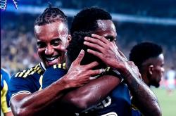 包含穆古鲁扎回归赛场，连败首场状态亮眼，快船观众沸腾！的词条